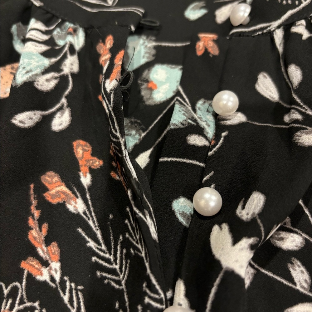 Black and floral print sleeveless blouse - Picture 3 of 5